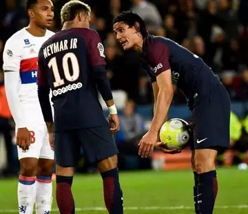 Selon la presse catalane, Neymar exigerait le départ de Cavani