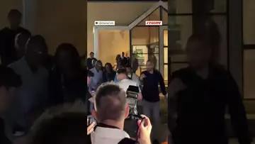 Timothy Weah est arrivé mardi soir à l'aéroport de Marseille, accueilli par une foule de supporters