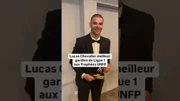 🥇Lucas Chevalier préféré à Gianluigi Donnarumma comme meilleur gardien de Ligue 1 aux Trophées UNFP