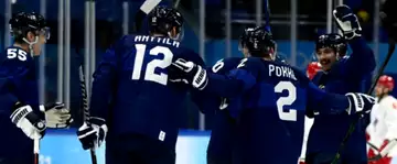 Hockey sur glace (H) : la Finlande couronnée par la Russie après sa chute