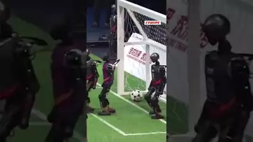 🤖🦿Des robots humanoïdes se sont affrontés lors d'un match de football... #football #robot