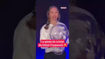 😍 Chloé Trespeuch est venue nous présenter son globe de cristal en snowboardcross ! #skiing #shorts