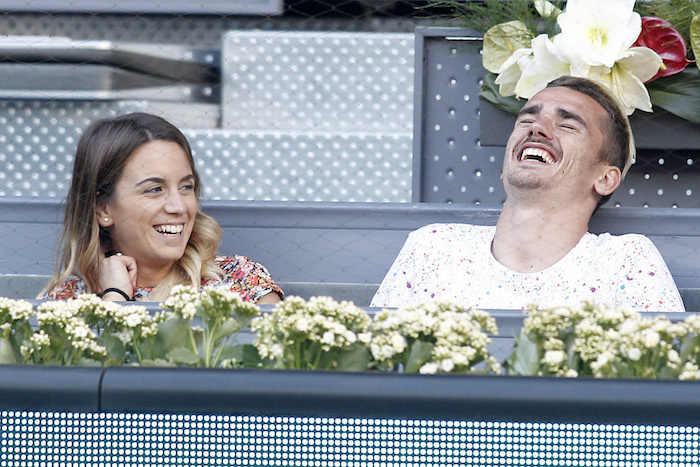 Atletico de Madrid s player Antoine Griezmann with his girlfriend Erika Choperena during Madrid Open Tennis 2015 match.May, 8, 2015. PUBLICATIONxINxGERxSUIxAUTxPOLxDENxNORxSWExONLY (20150508115) Atletico de Madrid s Player Antoine Griezmann with His Girlfriend Erika during Madrid Open Tennis 2015 Match May 8 2015 PUBLICATIONxINxGERxSUIxAUTxPOLxDENxNORxSWExONLY