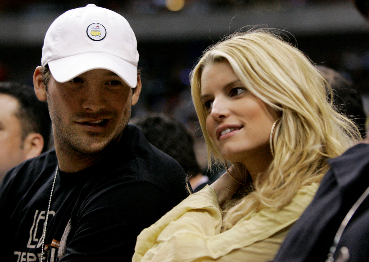 jessica-simpson-tony-romo_pg_600