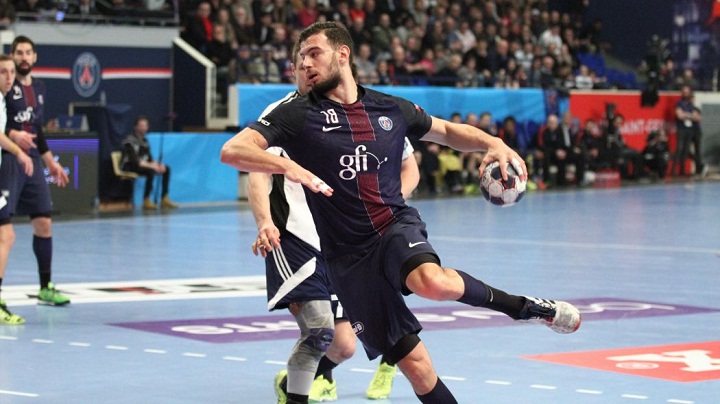 http://www.eurosport.fr/handball/en-s-imposant-a-montpellier-33-34-le-psg-a-pose-une-main-sur-le-titre_sto6129399/story.shtml