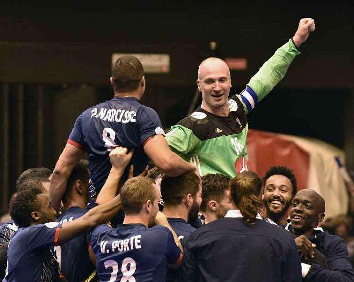 http://www.20minutes.fr/sport/handball/2063187-20170506-video-larmichette-beaux-adieux-titi-omeyer-daniel-narcisse-equipe-france