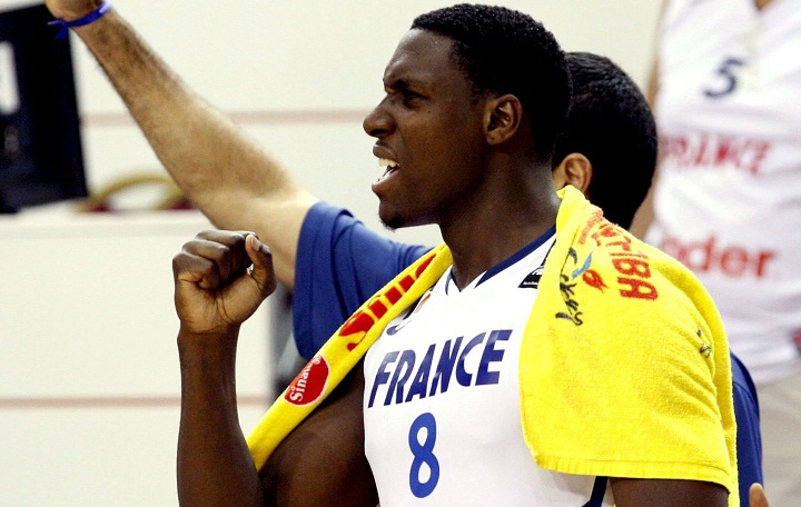 http://sport24.lefigaro.fr/basket/equipe-de-france/actualites/mahinmi-appele-a-la-rescousse-705981