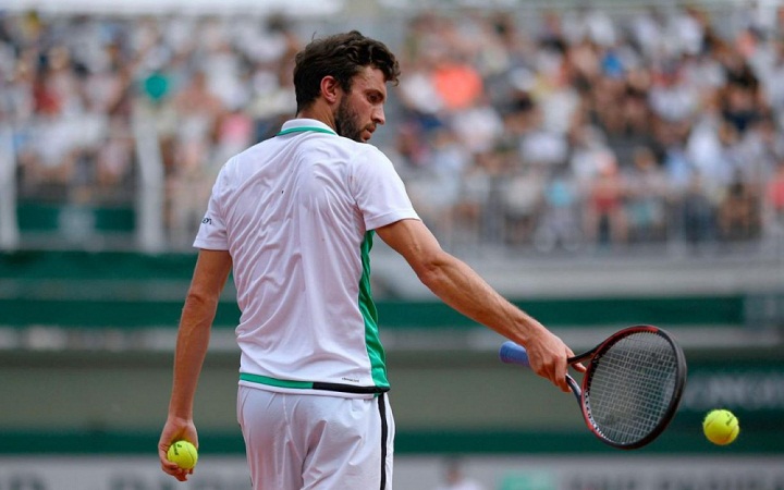 http://www.leparisien.fr/sports/tennis/roland-garros-c-est-deja-fini-pour-gilles-simon-29-05-2017-6994305.php