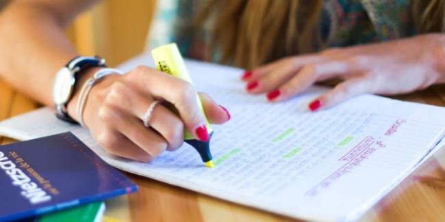 Difficile de se mettre aux révisions : Roland Garros t'aide à réviser le Bac !