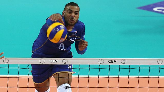 Earvin Ngapeth met KO un adversaire  !