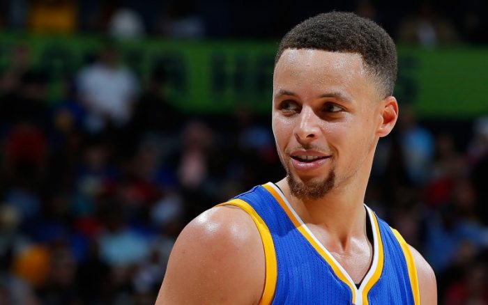 Elle gagne 5000 dollars avec l'aide de Stephen Curry !