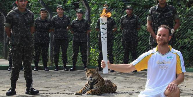Jaguar et torche olympique ne font pas bon ménage
