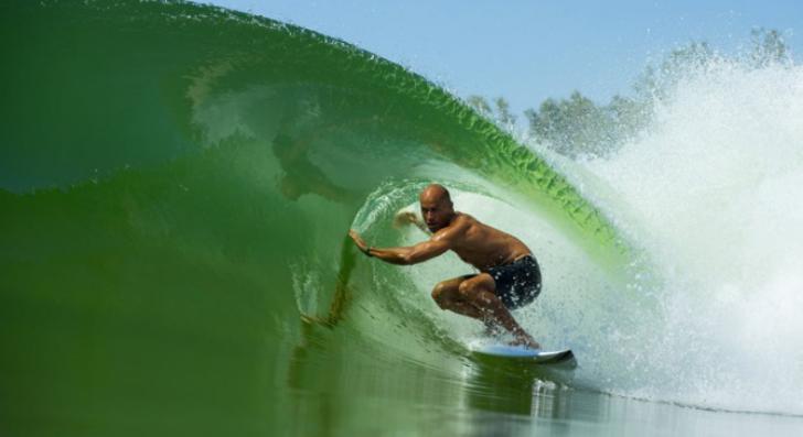 Kelly Slater fait gagner deux places pour aller surfer chez lui