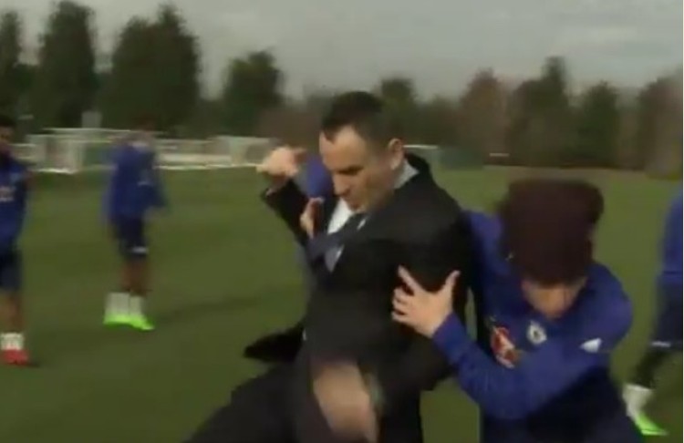 Le plaquage de David Luiz sur un présentateur télé