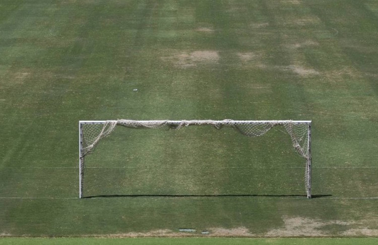 Le stade Maracana méconnaissable, laissé tristement à l'abandon