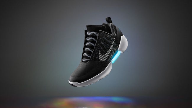 Nike lance la chaussure auto-lassante !