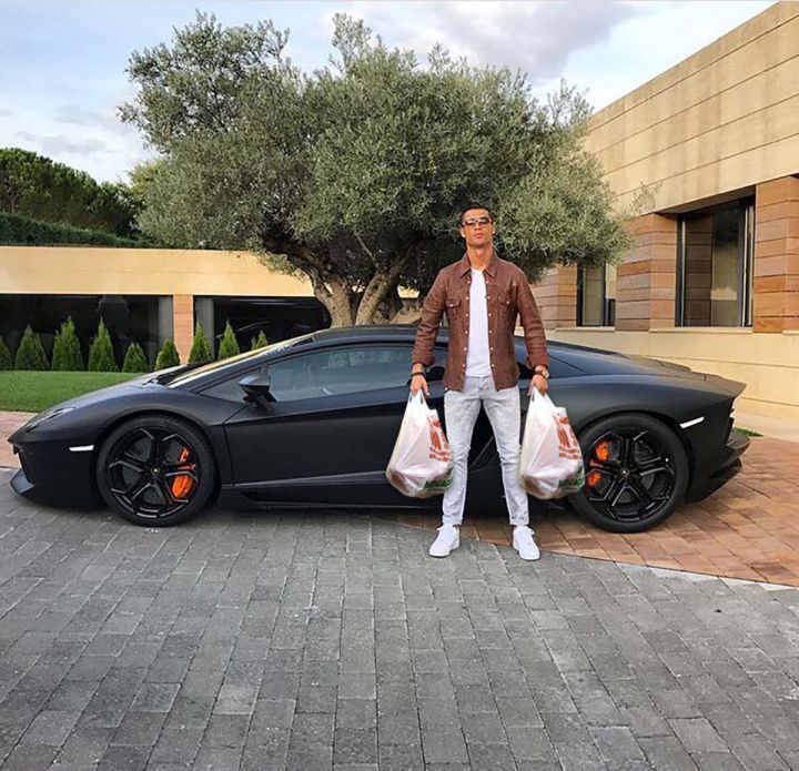 Quand Ronaldo et sa nouvelle voiture se font troller sur internet