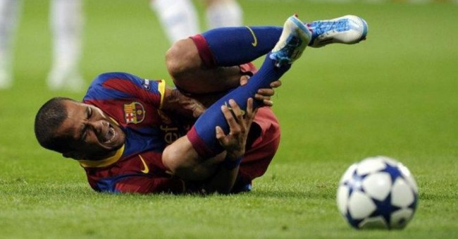 #WTF : Pourquoi les joueurs de foot simulent-ils tout le temps ?!