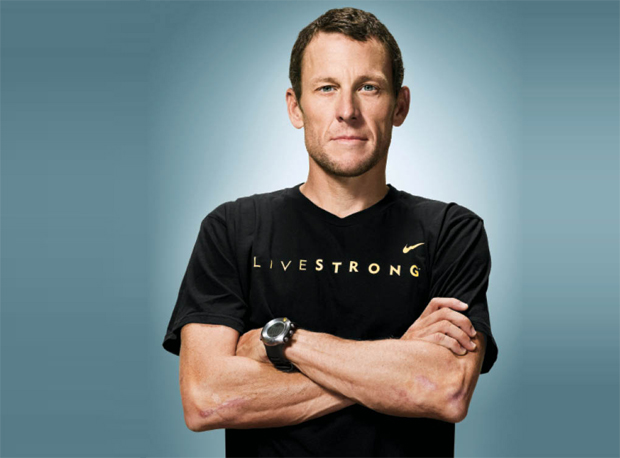 Lance Armstrong annonce, souriant, qu’il est bien vivant