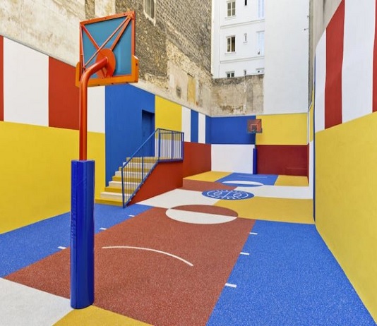 Rendez-vous à Paris pour voir le terrain de basket le plus cool !