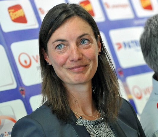 Équipe de France féminine : Corinne Diacre remplace Olivier Échouafni