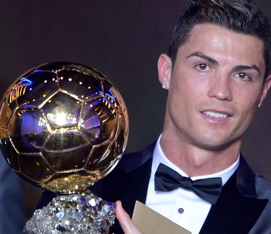 Un ballon d'or de Cristiano Ronaldo vendu aux enchères