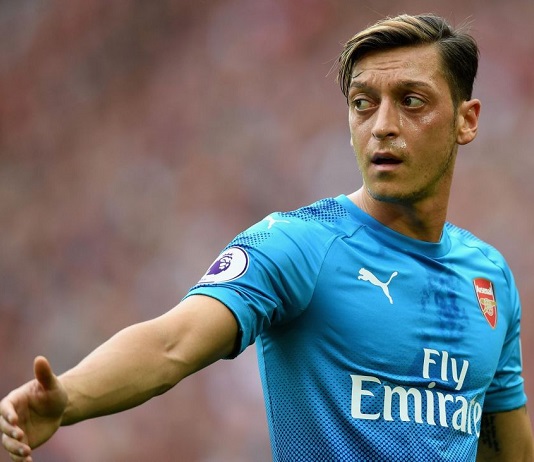 Le FC Barcelone table sur Mesut Özil en cas d’échec avec Coutinho