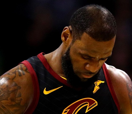 Les Cleveland Cavaliers et LeBron James essuient une défaite écrasante