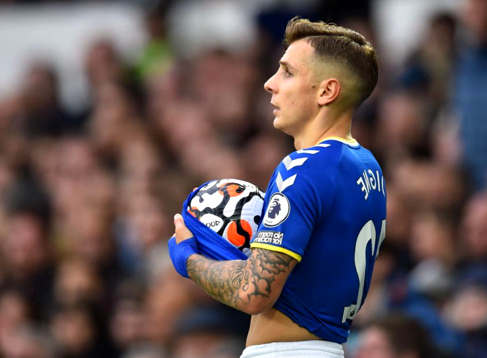 Lucas Digne quitte Everton pour Aston Villa (officiel)