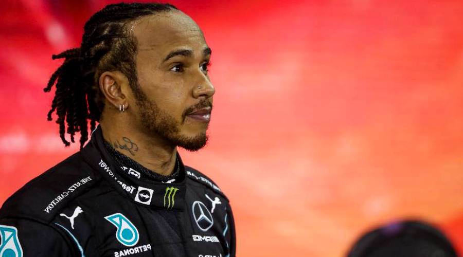 Hamilton rompt le silence !