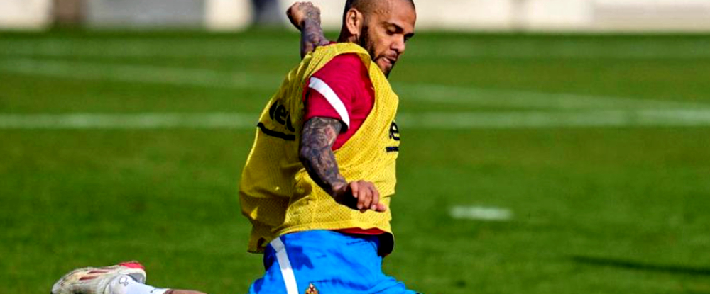 Dani Alves furieux d'avoir été mis à l'écart