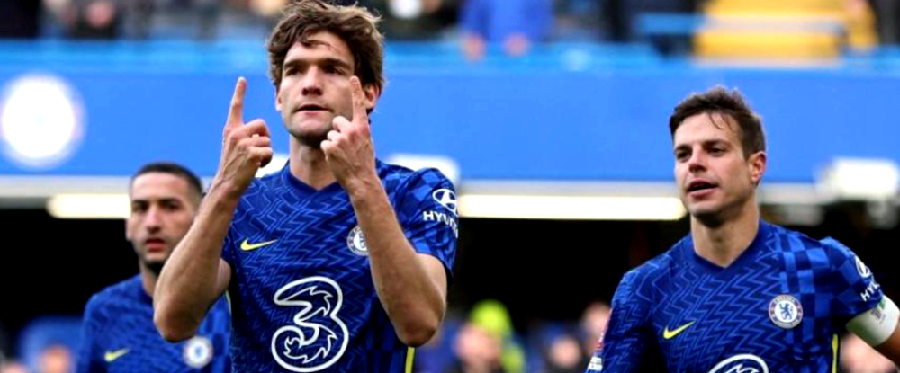 Le Barça veut Marcos Alonso