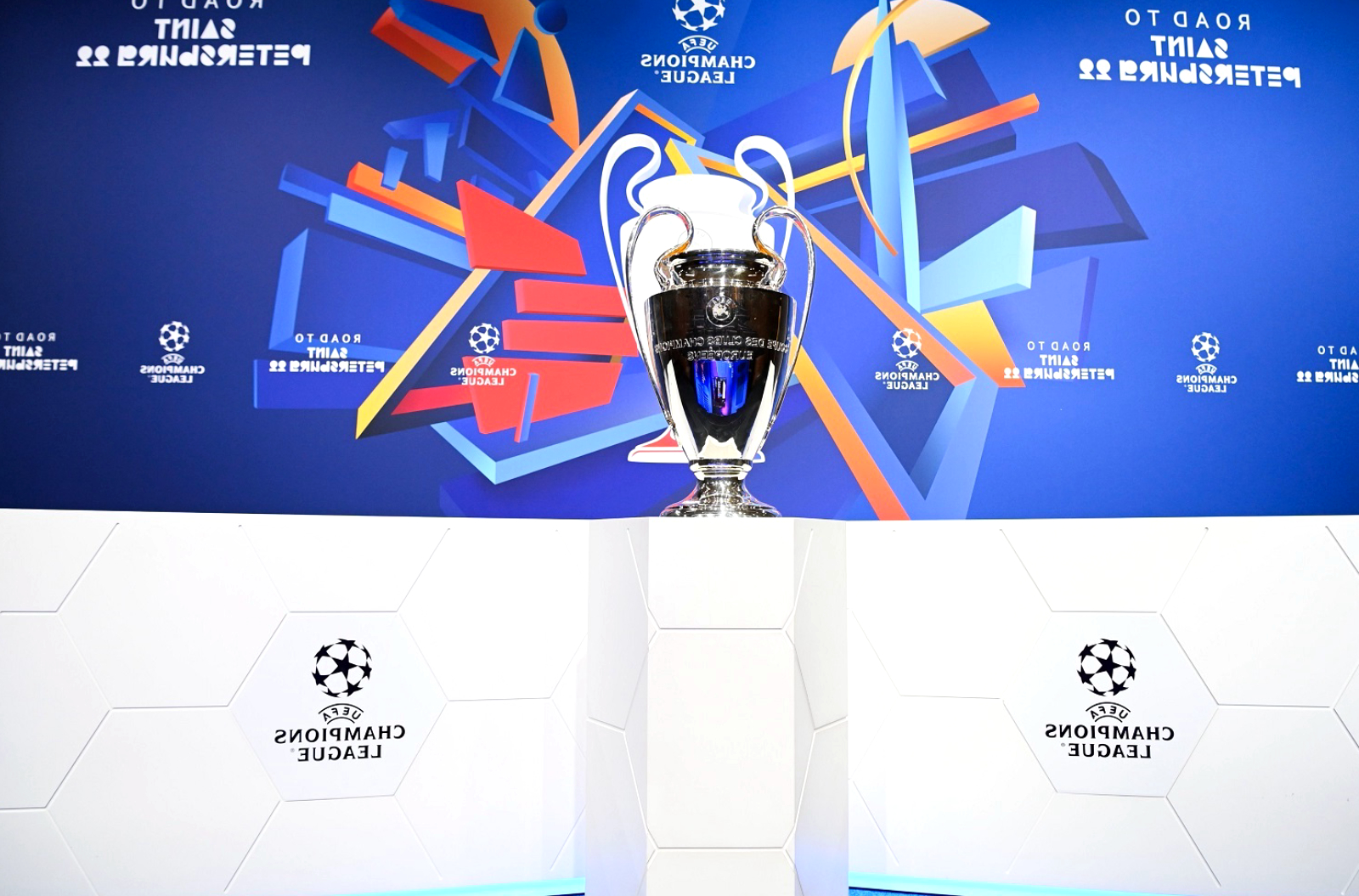 L'UEFA désigne TEAM Marketing et Relevent Sports Group pour la vente des droits commerciaux de la Ligue des champions pour le cycle 2024-2027.