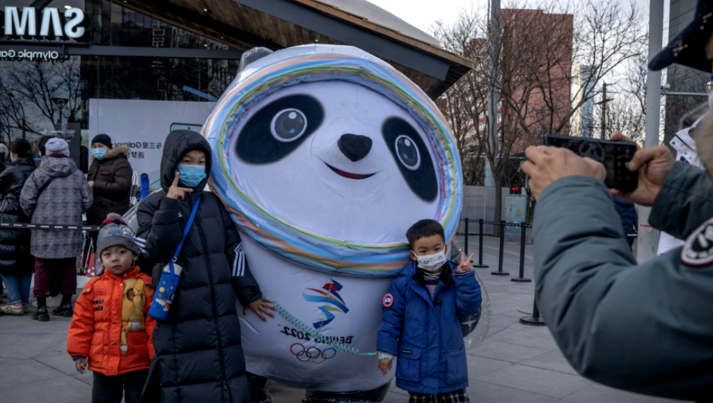 Files d'attente et rupture de stock - la mascotte des Jeux olympiques de Pékin 2022 fait un tabac