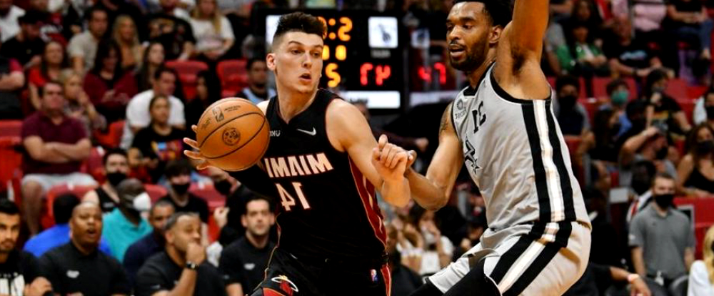 NBA - Saison régulière : Miami profite du revers de Chicago, Milwaukee s'effondre contre Brooklyn