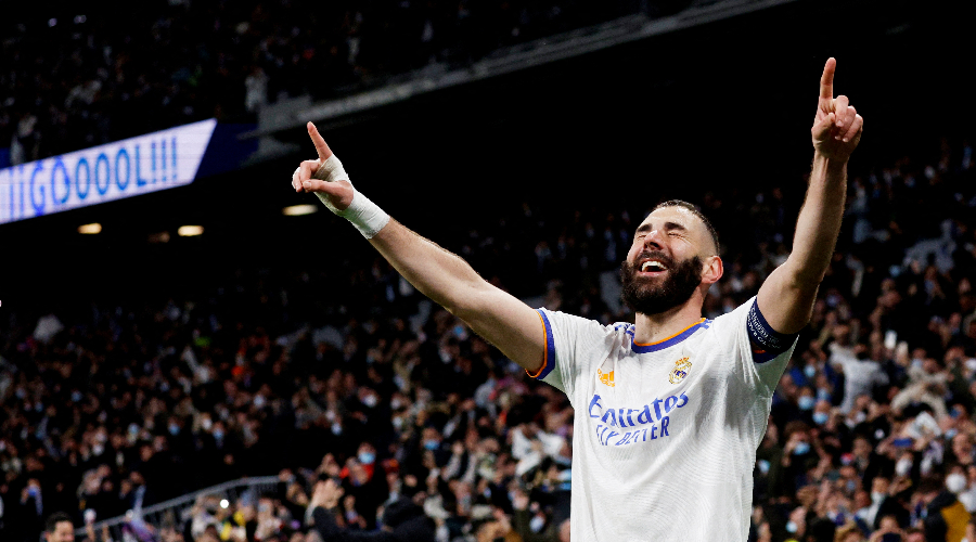 Benzema, "le meilleur 9 de tous les temps".