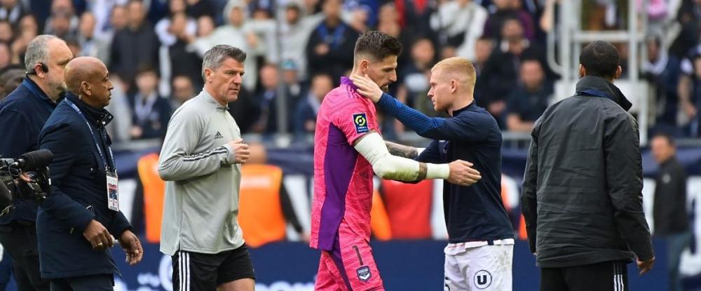 Costil dépose plainte contre des fans