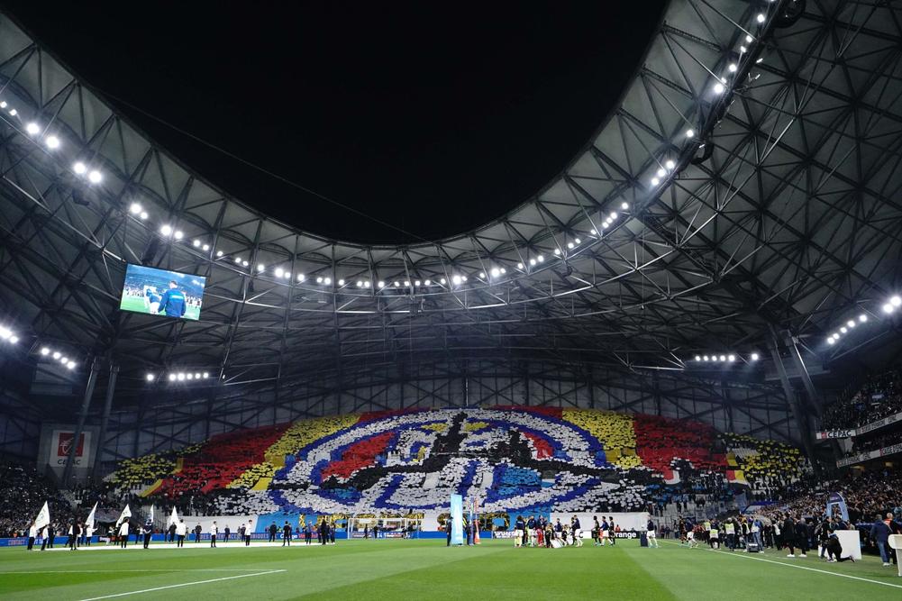 Europa League : la police s'interpose entre les supporters grecs et marseillais