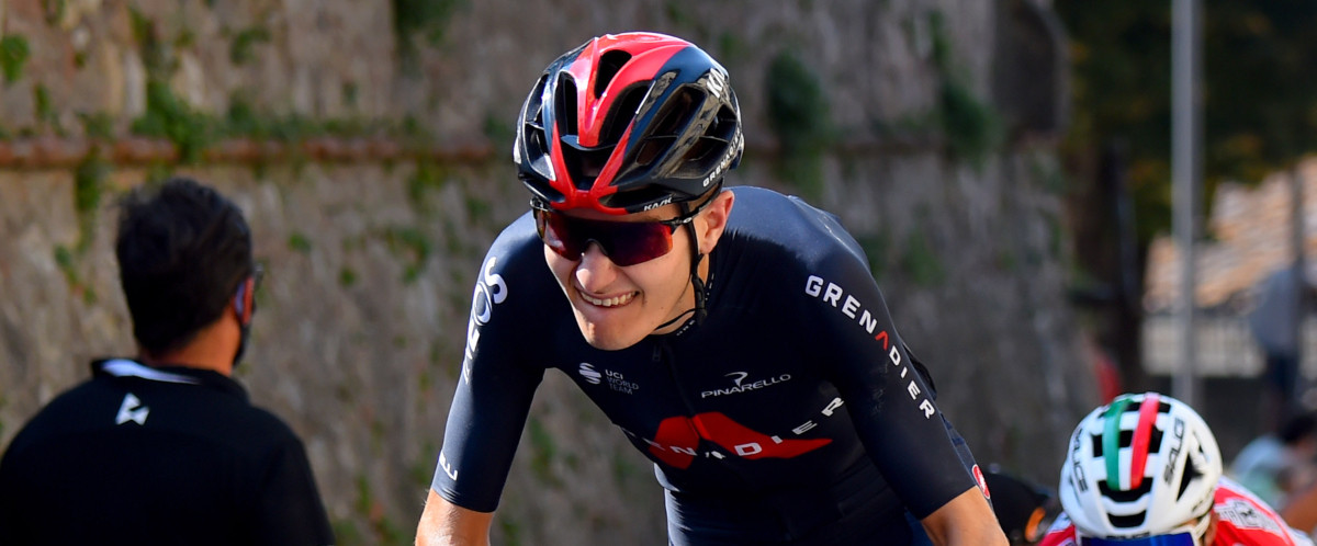 Rodriguez en solo, Evenepoel prend la tête de la course