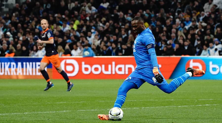 Pourquoi Mandanda était dans le onze de départ