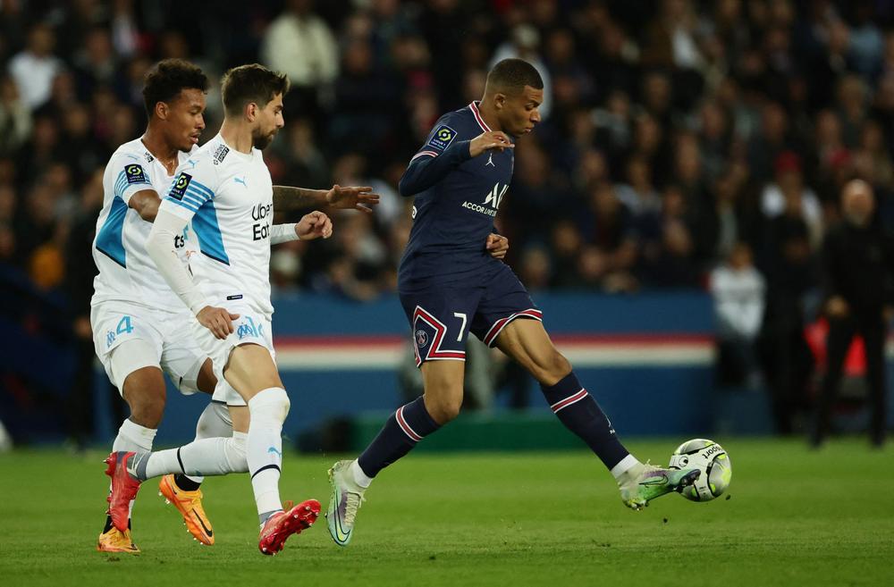 Ligue 1 : première balle de match pour Paris