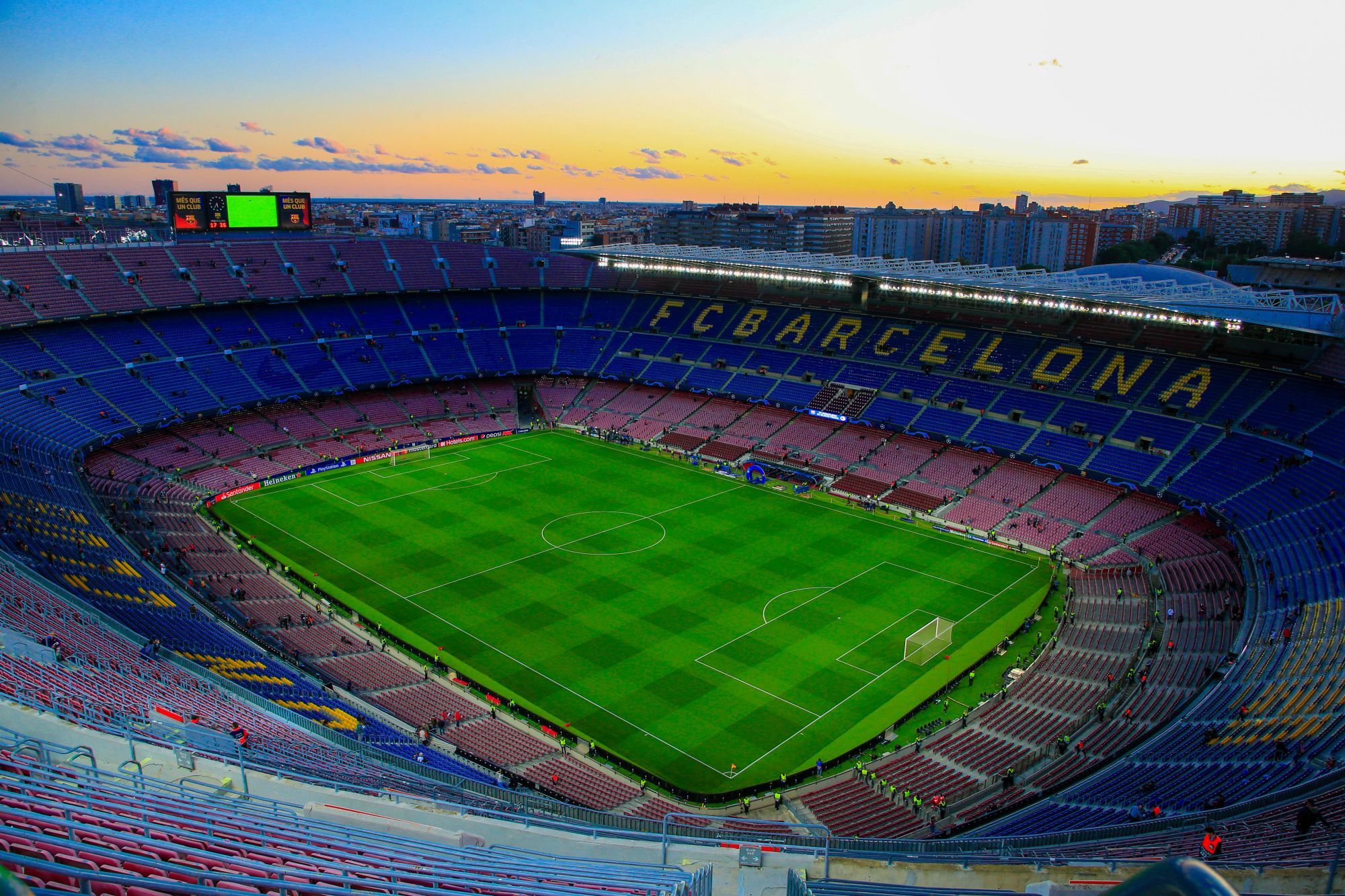 Le Barça doit déménager au Camp Nou pour une saison