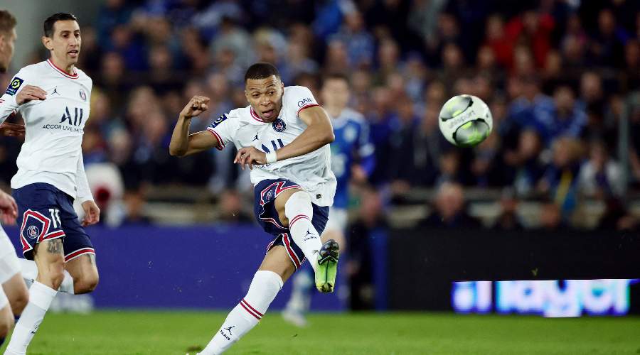 Mbappé se paie Ibra et Pauleta