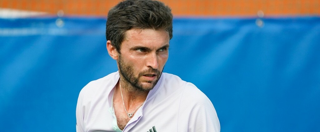 Simon va raccrocher