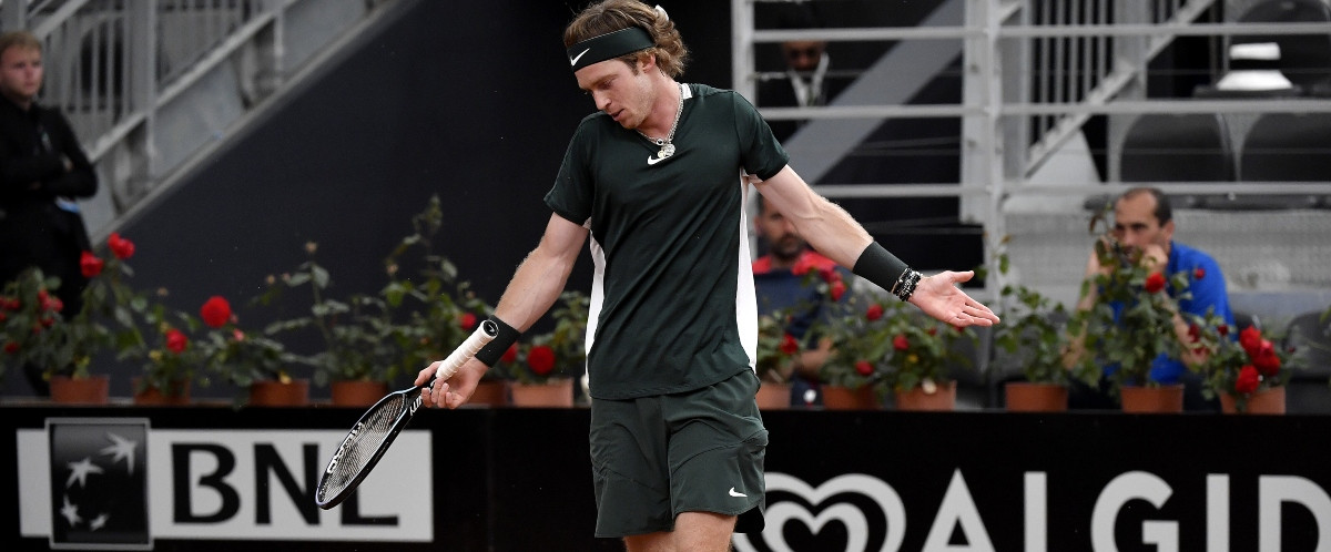 Douche froide pour Rublev