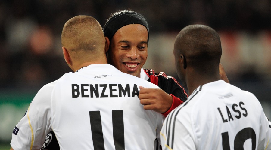 Ronaldinho veut voir Benzema remporter le Ballon d'Or !