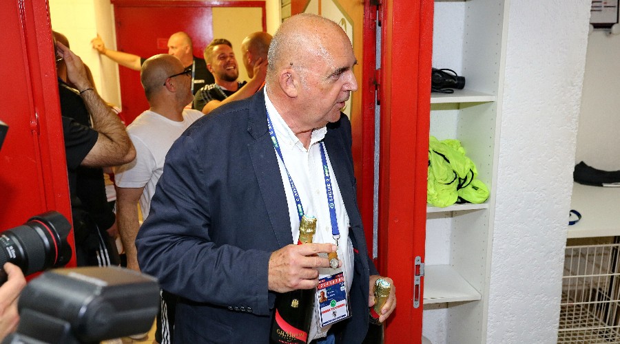 Promu en Ligue 1, il quitte la présidence