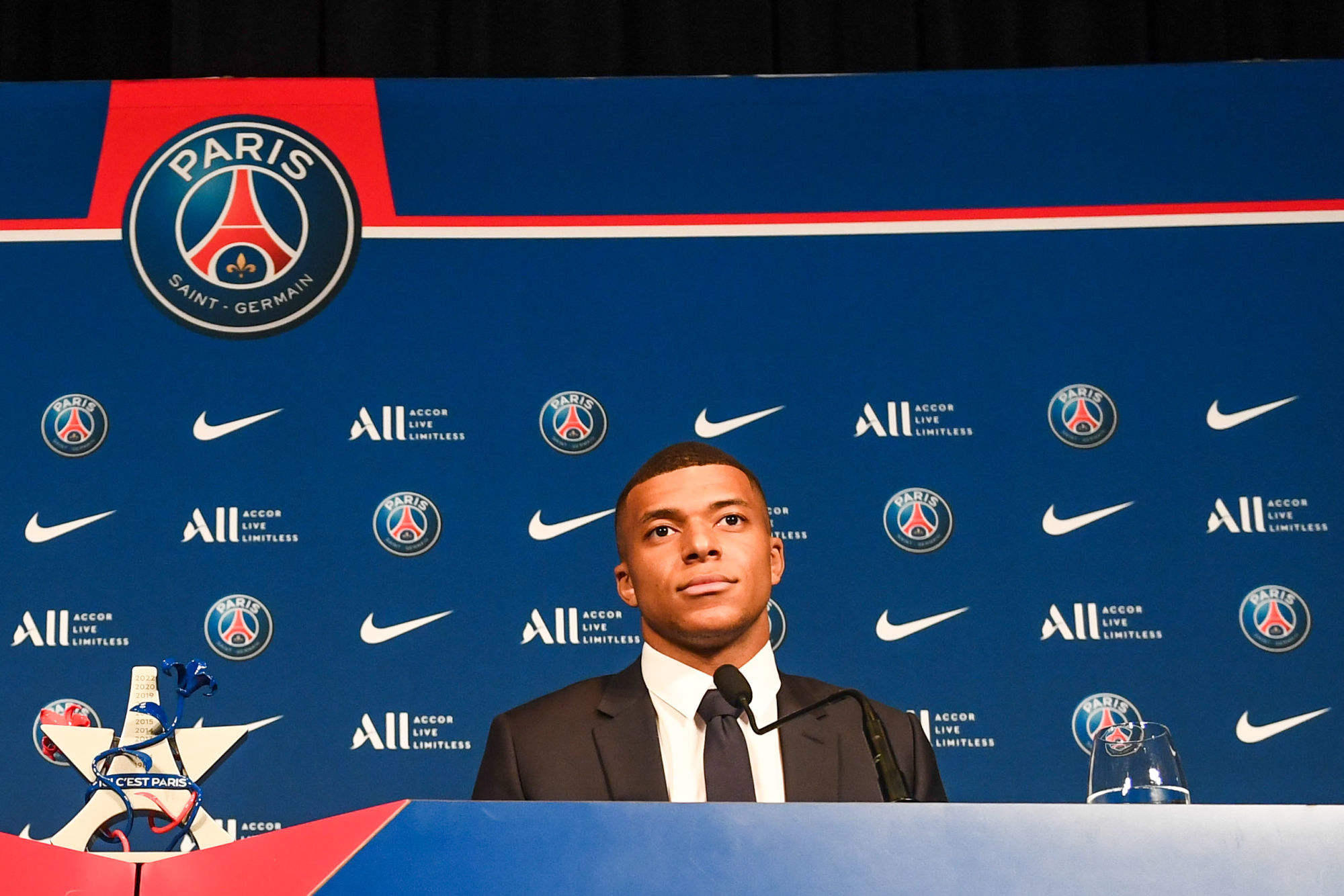 Mbappé pense déjà à la suite : "Je veux continuer à Paris, encore un peu..."