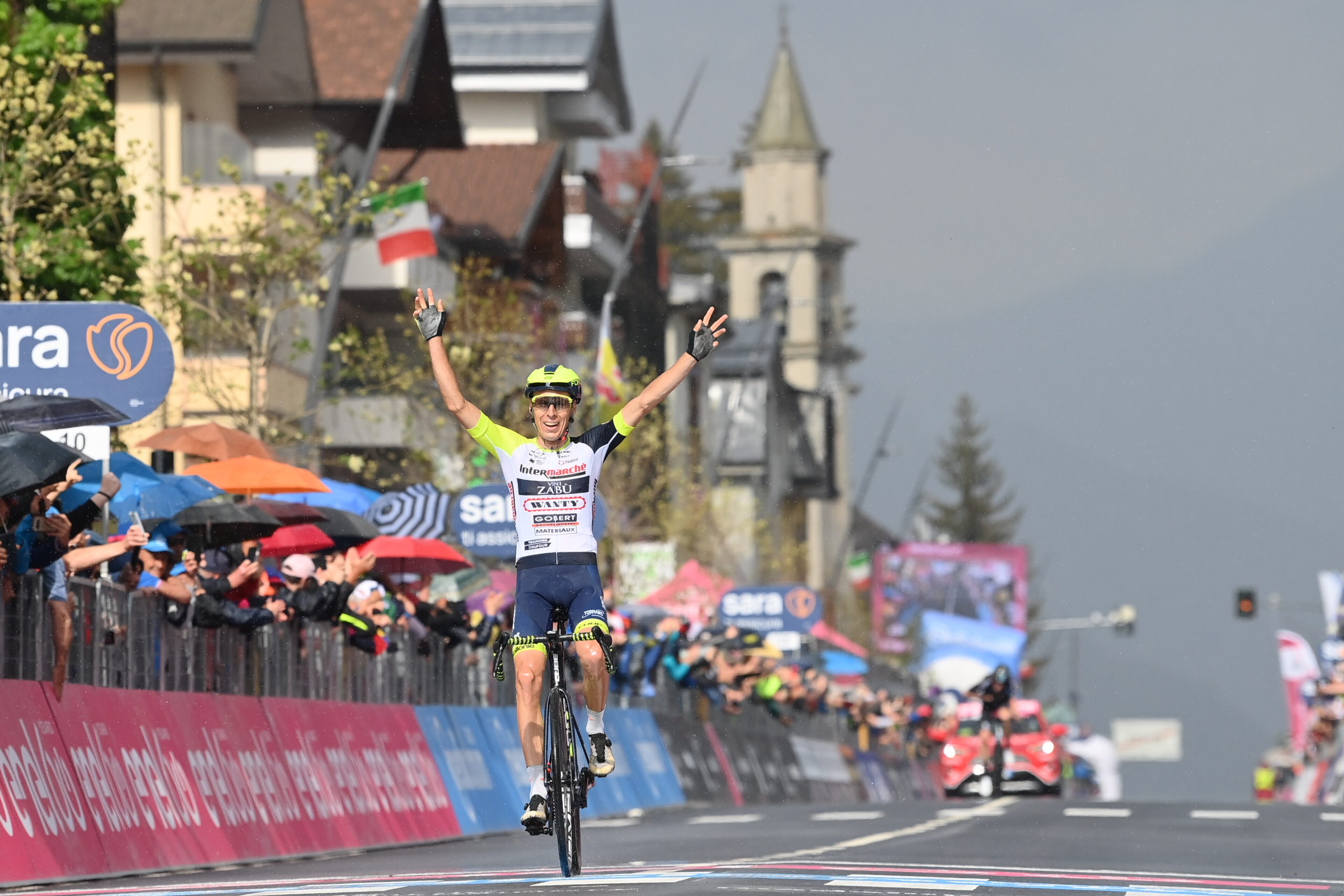 Giro : Jan Hirt remporte la 16ème étape, Jai Hindley n'est plus qu'à 3 secondes du maillot rose !