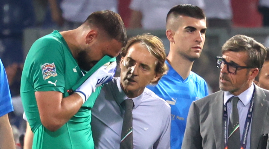 Donnarumma blessé, Mancini rigole